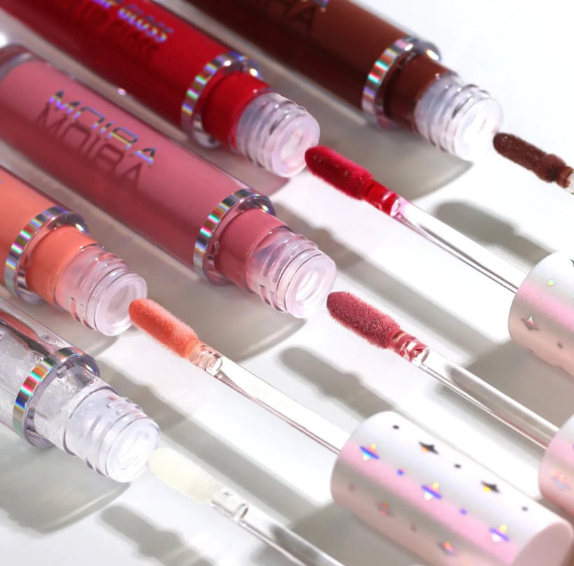 ‘001 A Must’ Luminizer Lipgloss